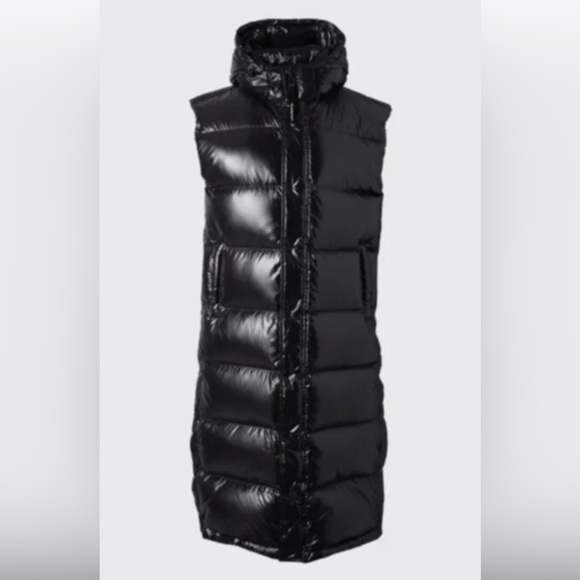 TNA Jackets & Blazers - Aritzia Super Puff Long Vest- Size Medium